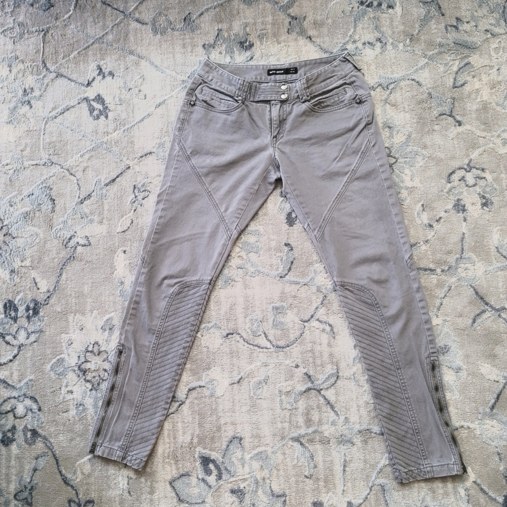 Gray Skinny ankle jeans